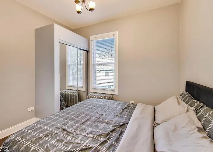 Apartment Edgewater Andersonville-area Close To Loyola Ez Parking *