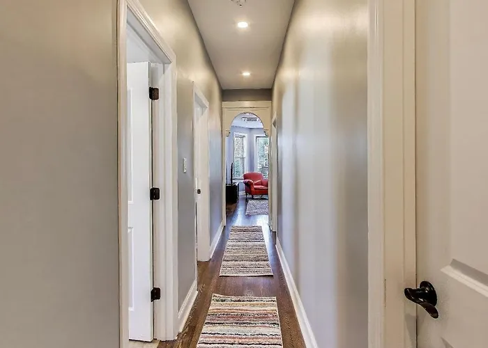 Edgewater Andersonville-area Close To Loyola Ez Parking *